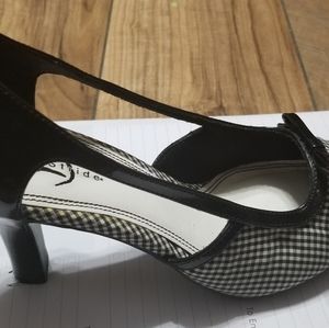 Life stride Patterned pump with bow